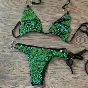 Swimming suit